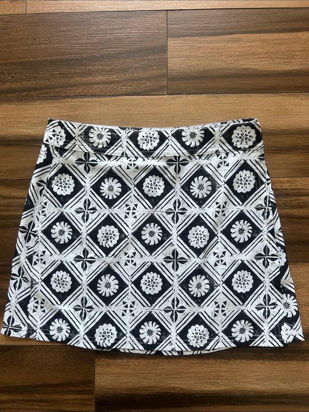 Black and White pattern Velcro wrap skirt